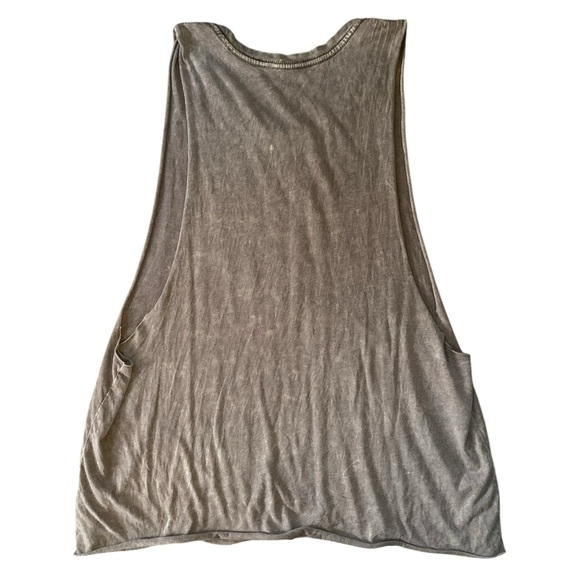 New York Knicks Graphic Tank Top - Picture 3 of 10